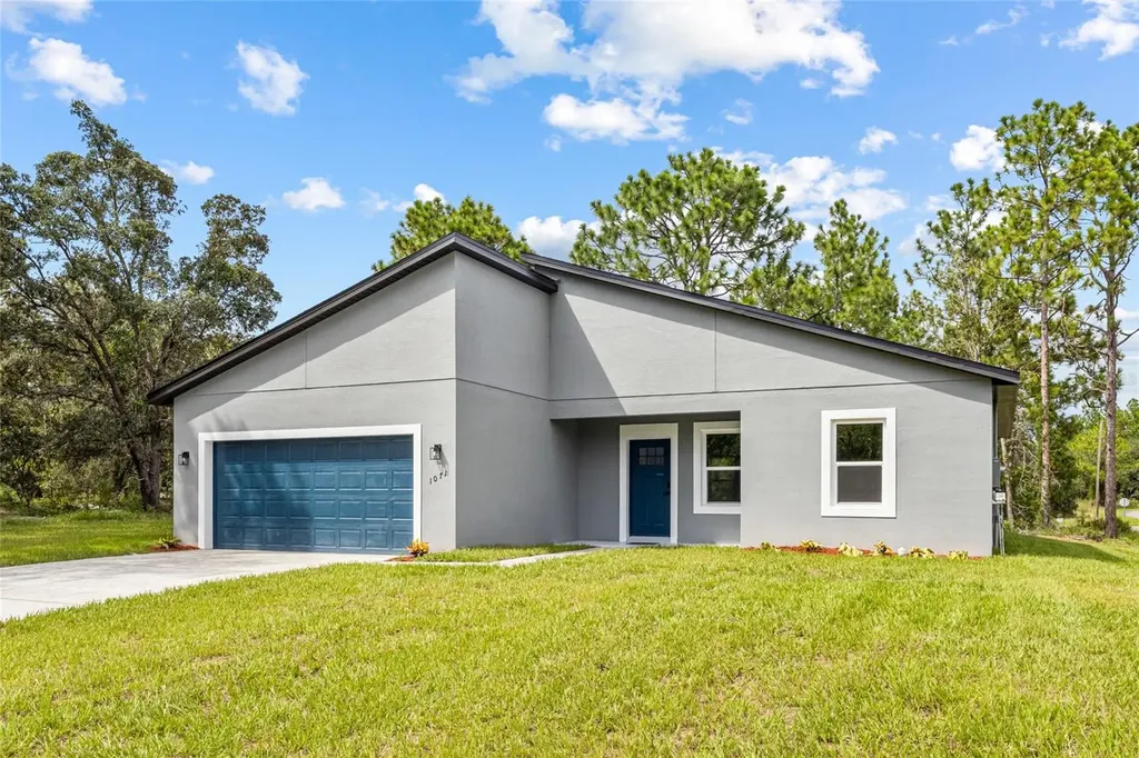 1071 W Hampshire Boulevard Dunnellon FL 34434