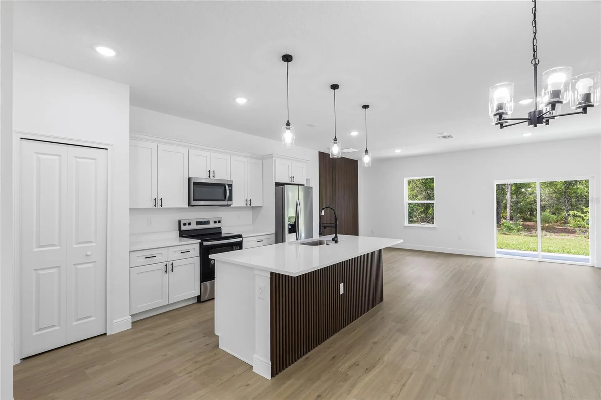1071 W Hampshire Boulevard Dunnellon FL 34434