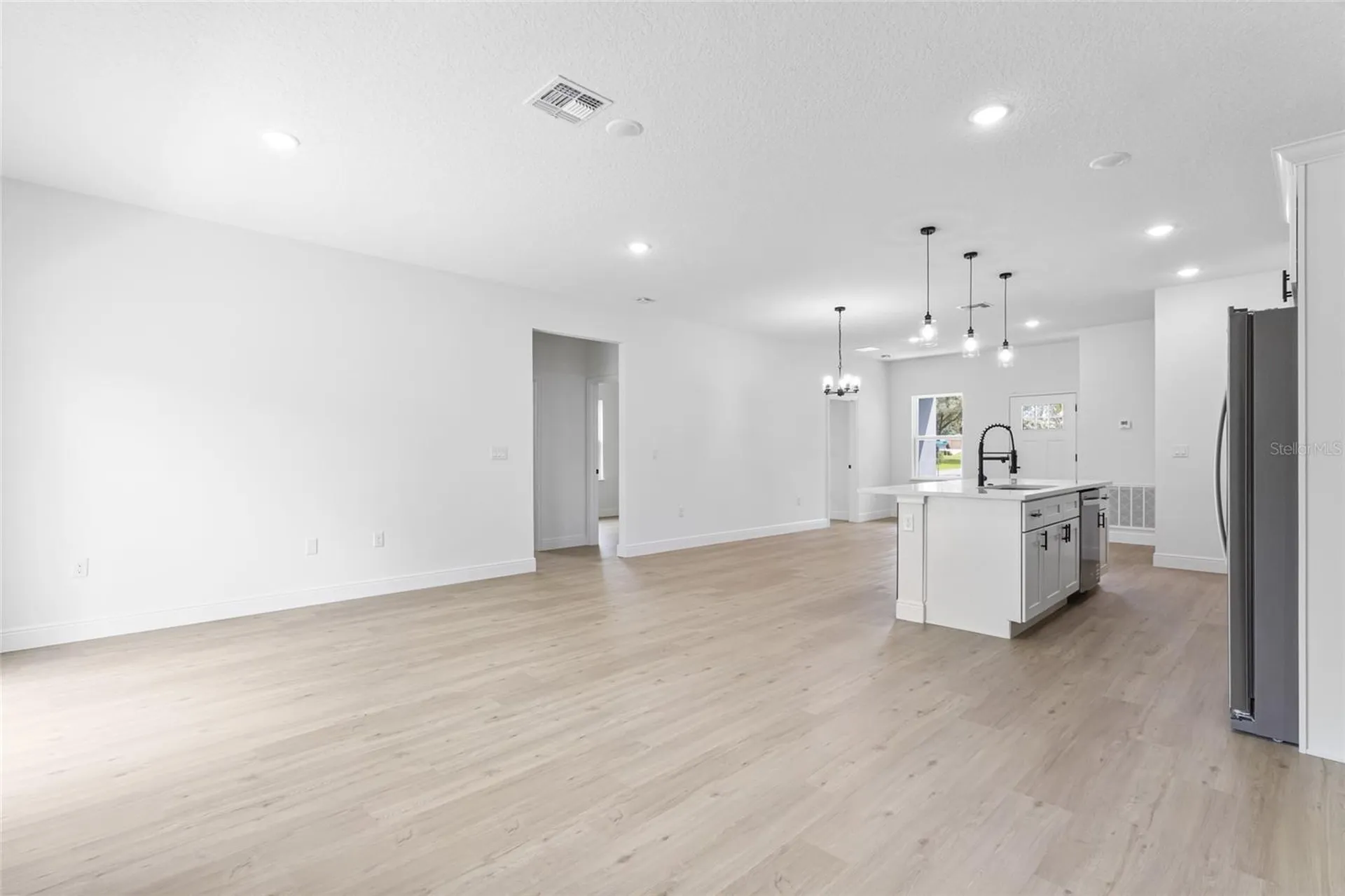 1071 W Hampshire Boulevard Dunnellon FL 34434