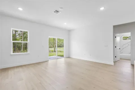1071 W Hampshire Boulevard Dunnellon FL 34434