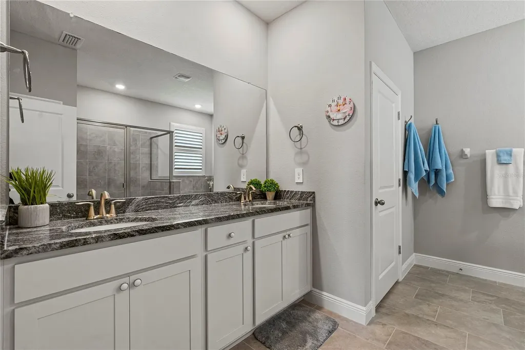 5282 Grove Mill Loop Lakewood Ranch FL 34211