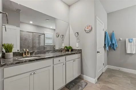 5282 Grove Mill Loop Lakewood Ranch FL 34211