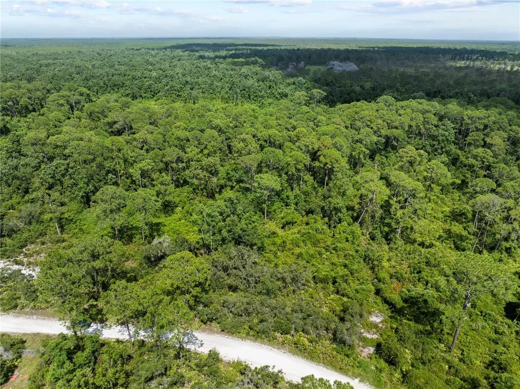 2641 Bear Run S Frostproof FL 33843