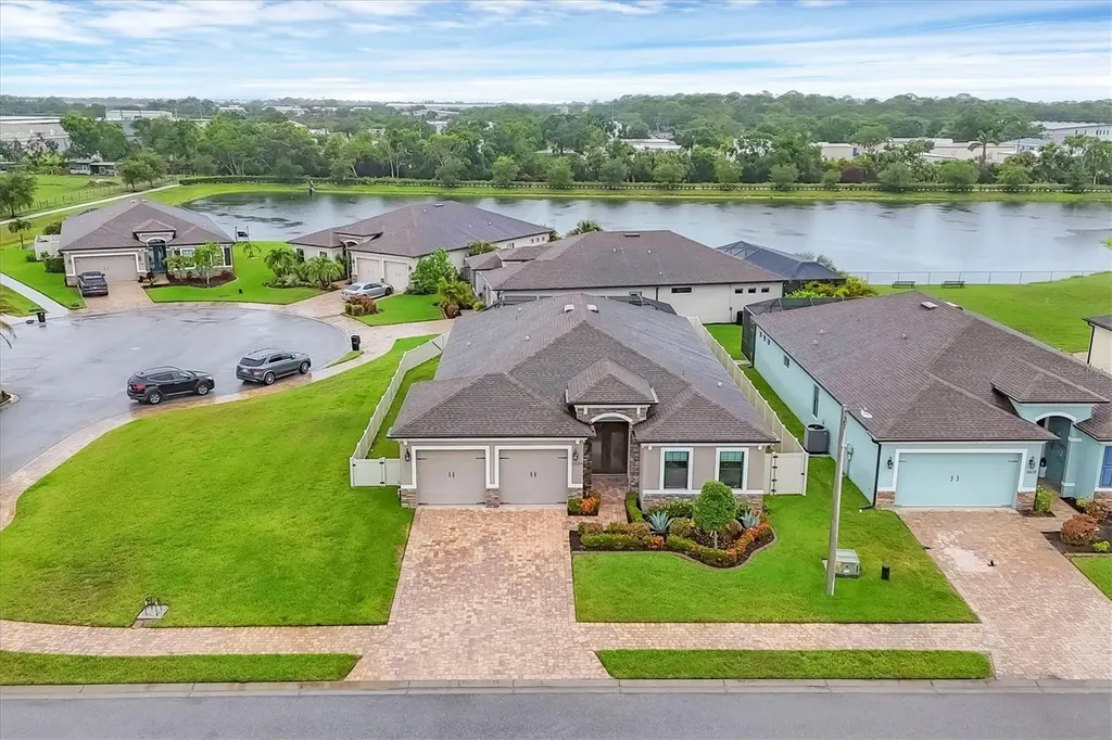 6636 35th Court E Sarasota FL 34243