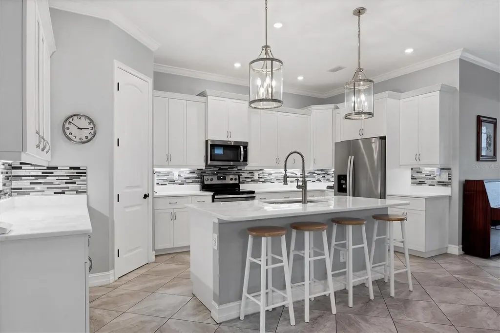 6636 35th Court E Sarasota FL 34243