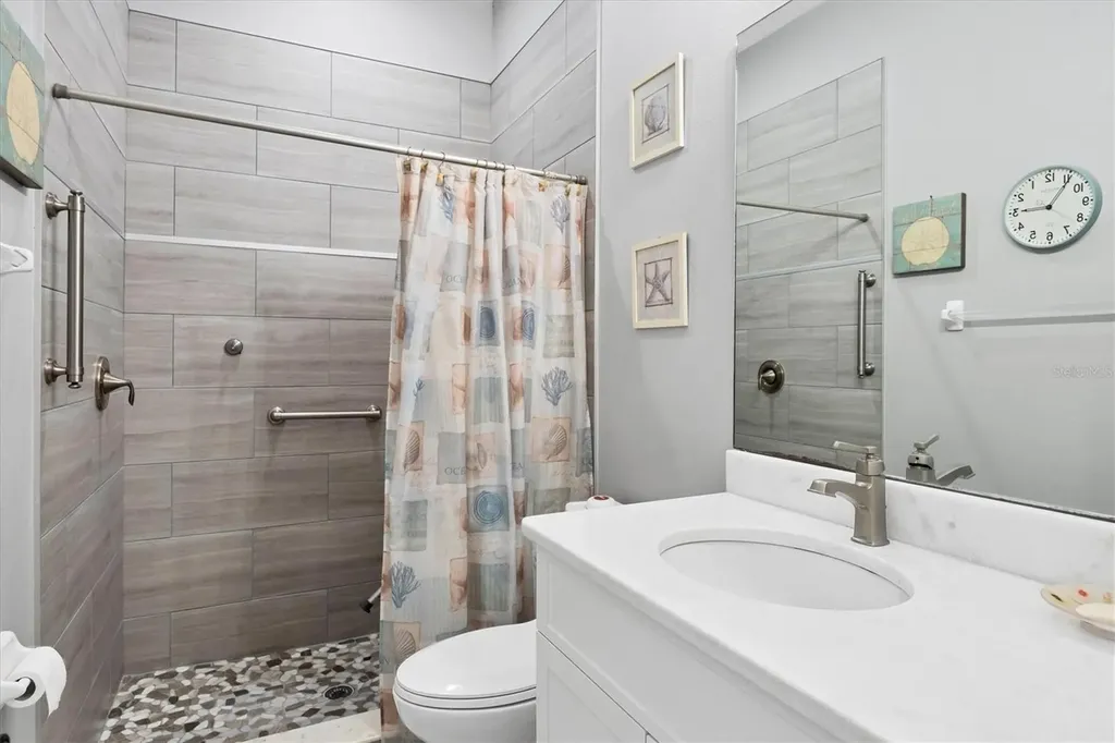 6636 35th Court E Sarasota FL 34243