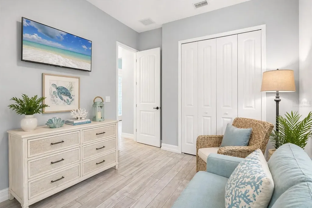 6636 35th Court E Sarasota FL 34243