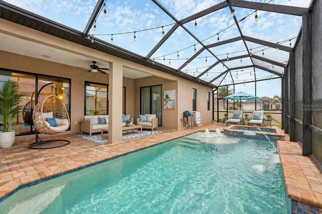 6636 35th Court E Sarasota FL 34243
