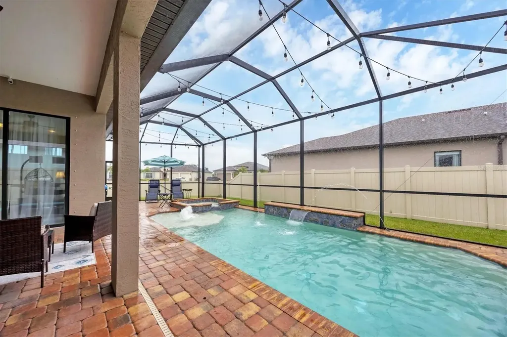 6636 35th Court E Sarasota FL 34243