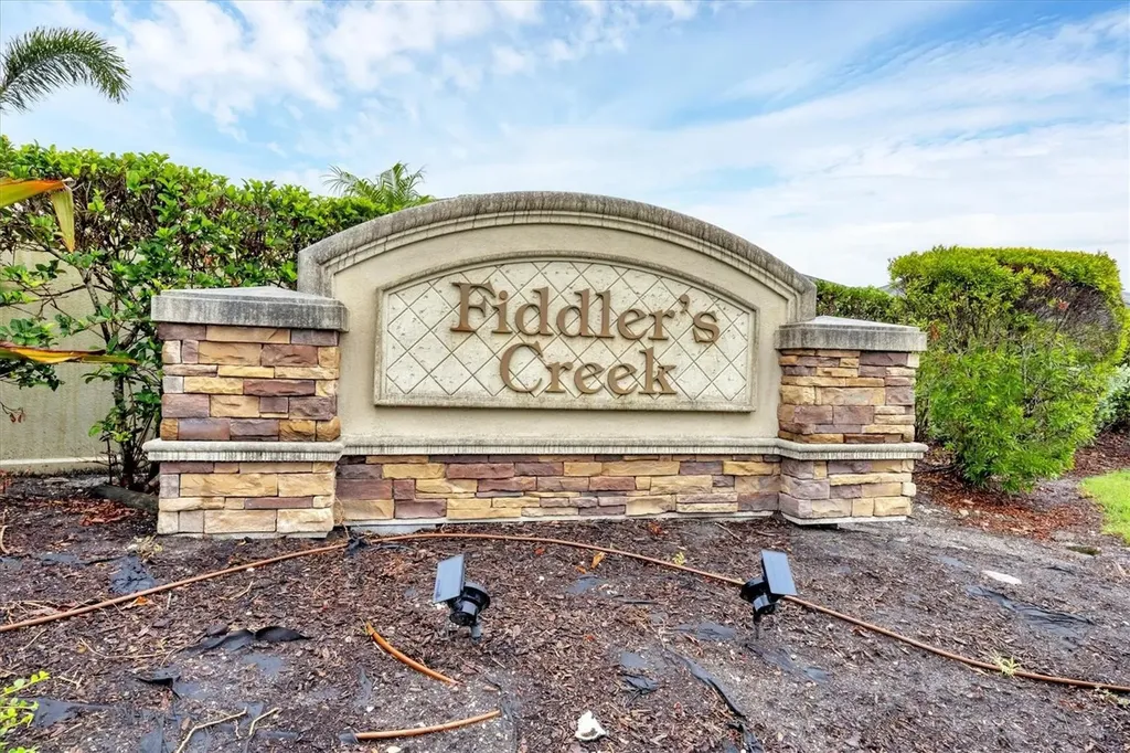 6636 35th Court E Sarasota FL 34243