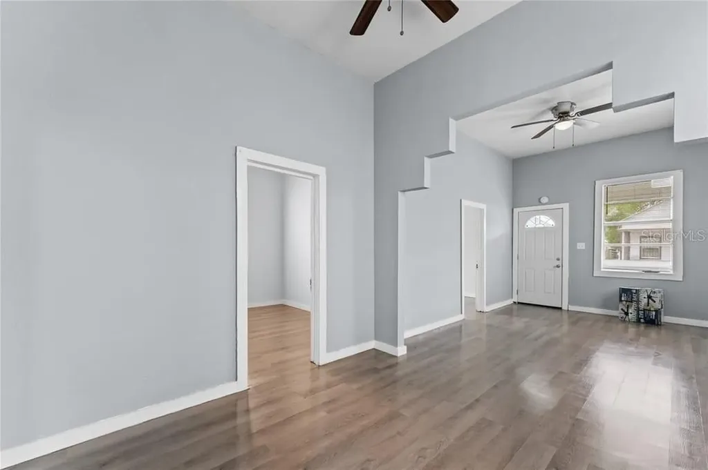2320 W Walnut Street Tampa FL 33607