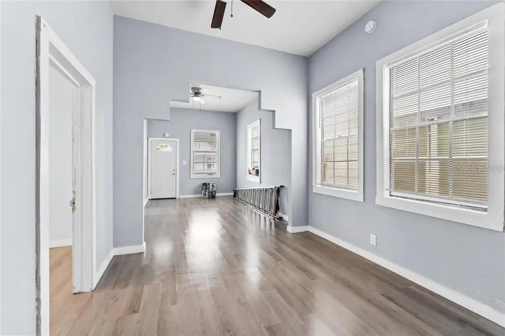 2320 W Walnut Street Tampa FL 33607