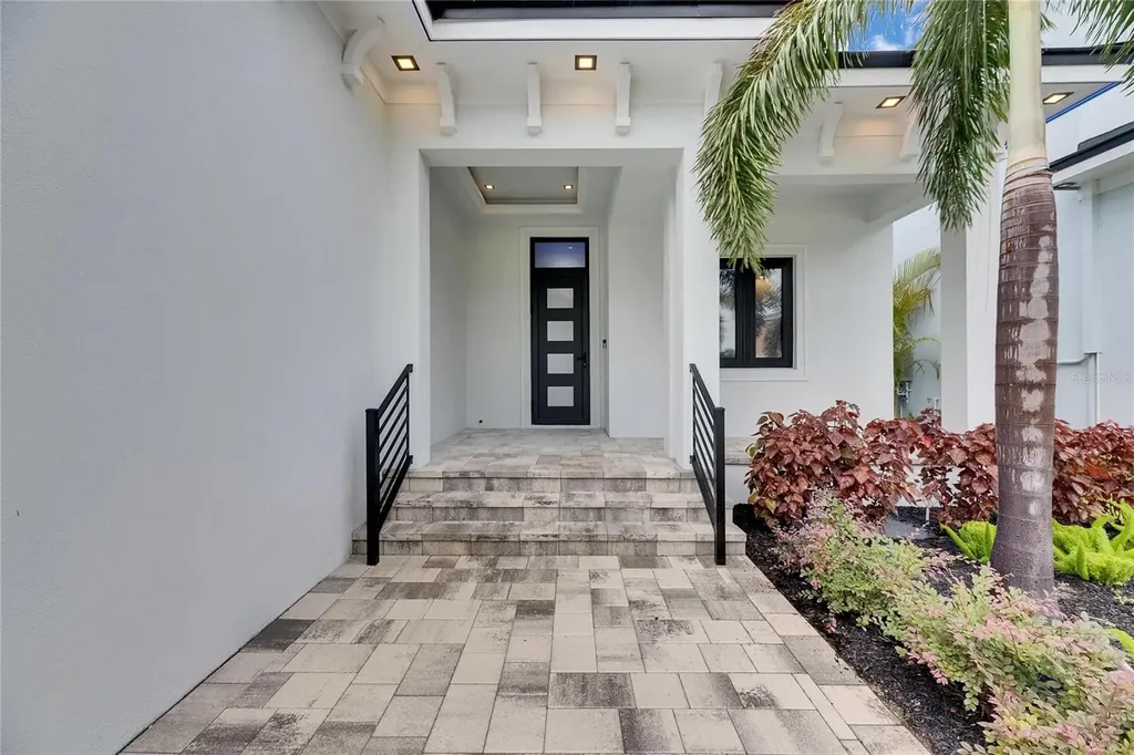 6528 Simone Shores Circle Apollo Beach FL 33572