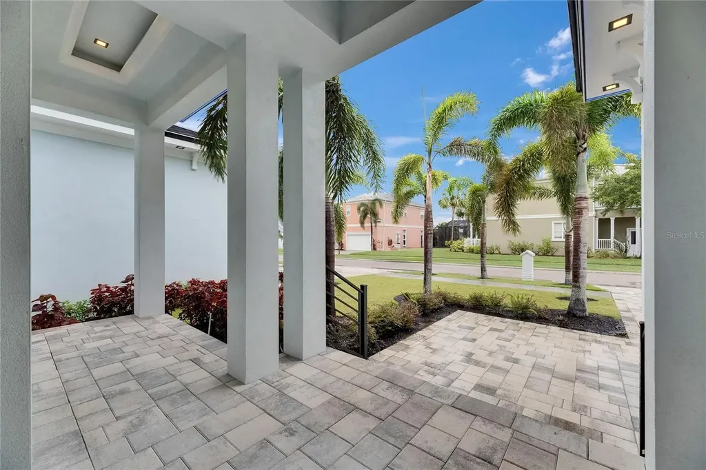 6528 Simone Shores Circle Apollo Beach FL 33572