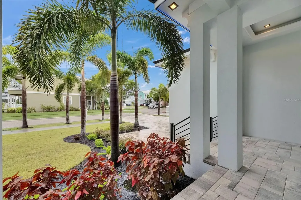 6528 Simone Shores Circle Apollo Beach FL 33572