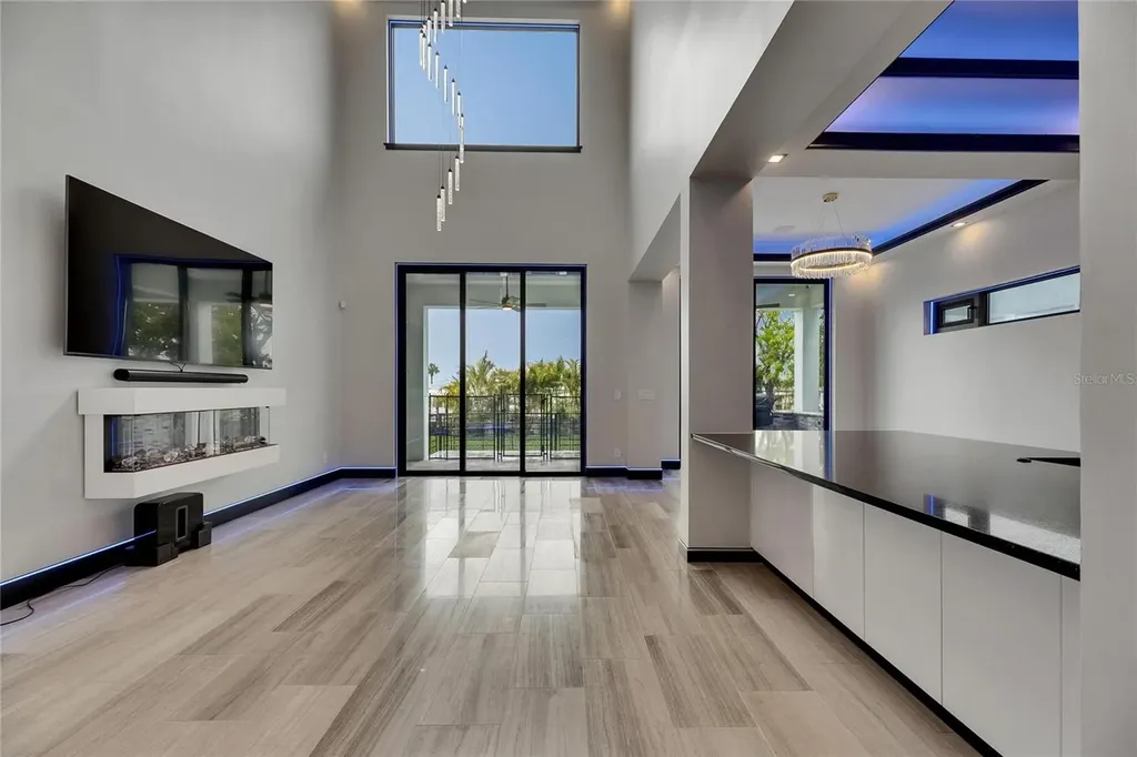 6528 Simone Shores Circle Apollo Beach FL 33572