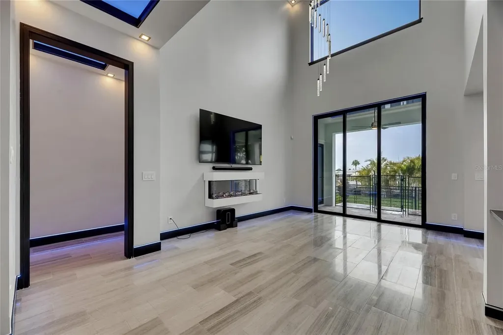 6528 Simone Shores Circle Apollo Beach FL 33572