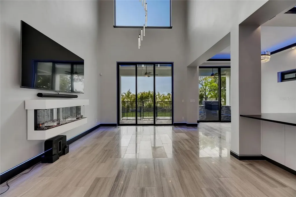 6528 Simone Shores Circle Apollo Beach FL 33572