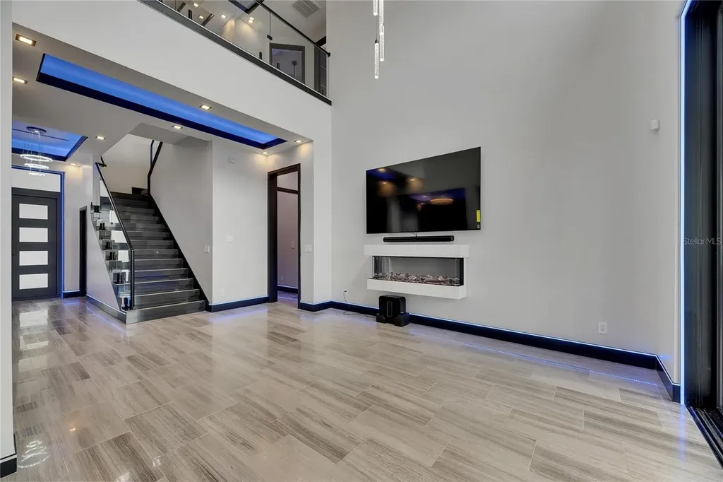 6528 Simone Shores Circle Apollo Beach FL 33572