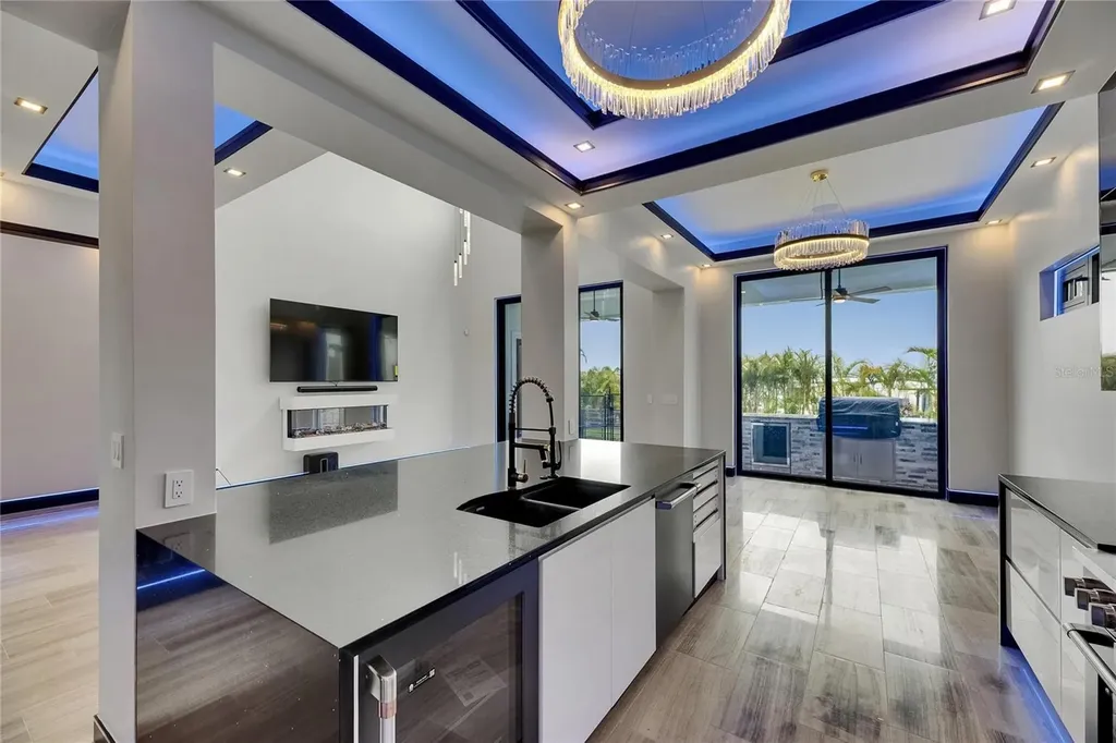 6528 Simone Shores Circle Apollo Beach FL 33572