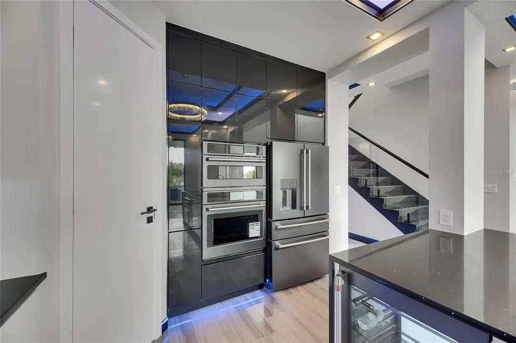 6528 Simone Shores Circle Apollo Beach FL 33572