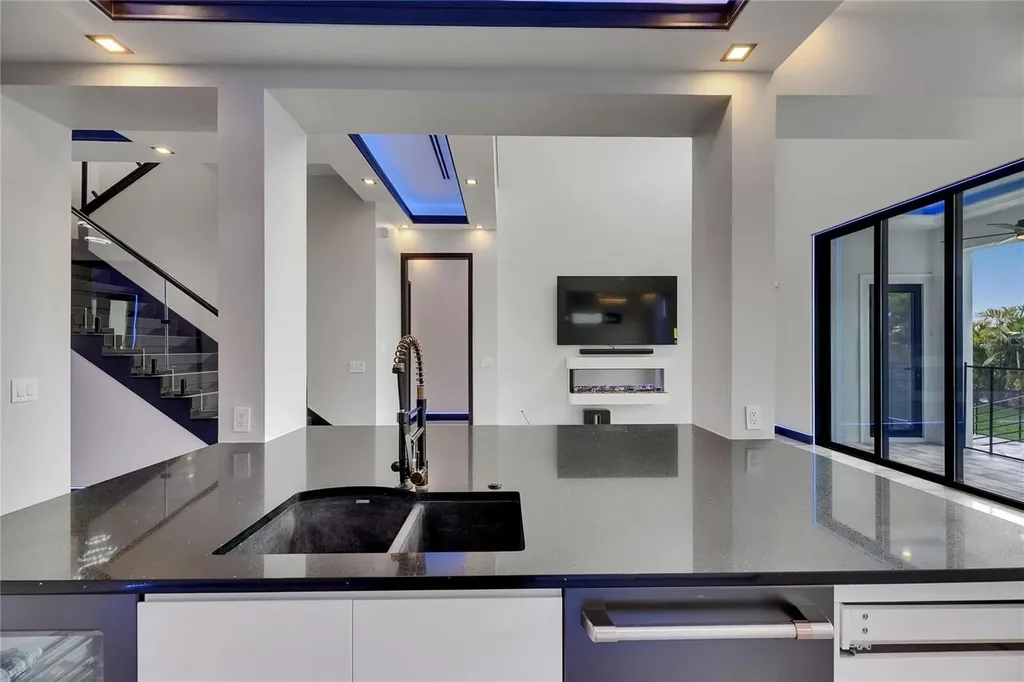 6528 Simone Shores Circle Apollo Beach FL 33572