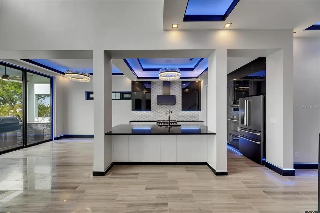 6528 Simone Shores Circle Apollo Beach FL 33572