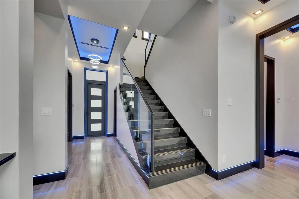 6528 Simone Shores Circle Apollo Beach FL 33572