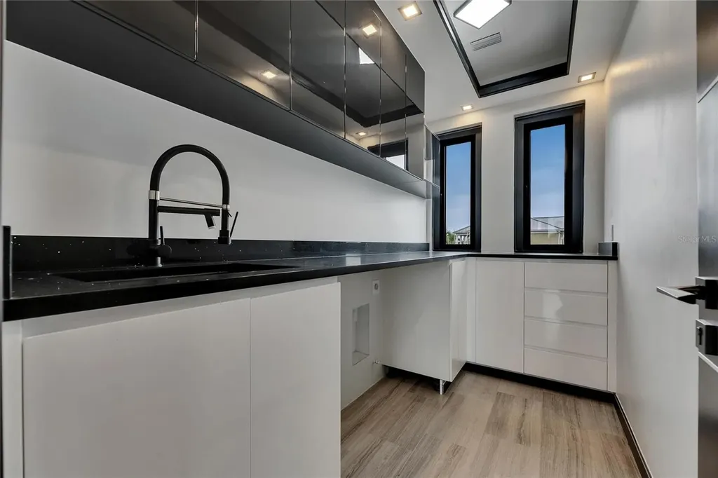 6528 Simone Shores Circle Apollo Beach FL 33572