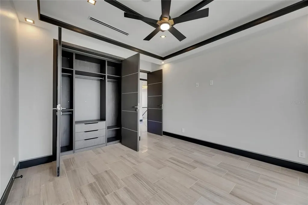 6528 Simone Shores Circle Apollo Beach FL 33572