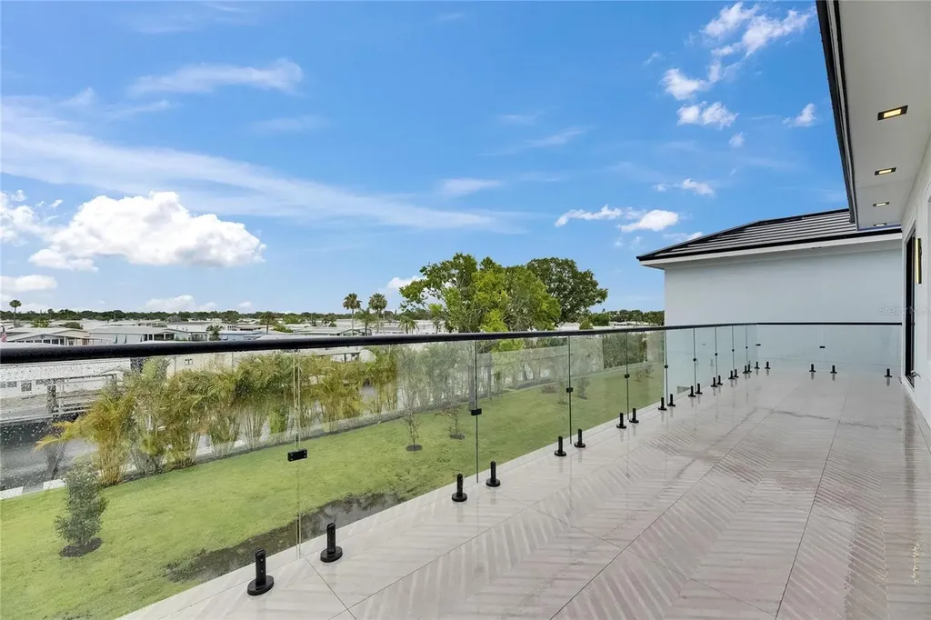 6528 Simone Shores Circle Apollo Beach FL 33572