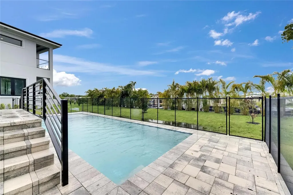 6528 Simone Shores Circle Apollo Beach FL 33572