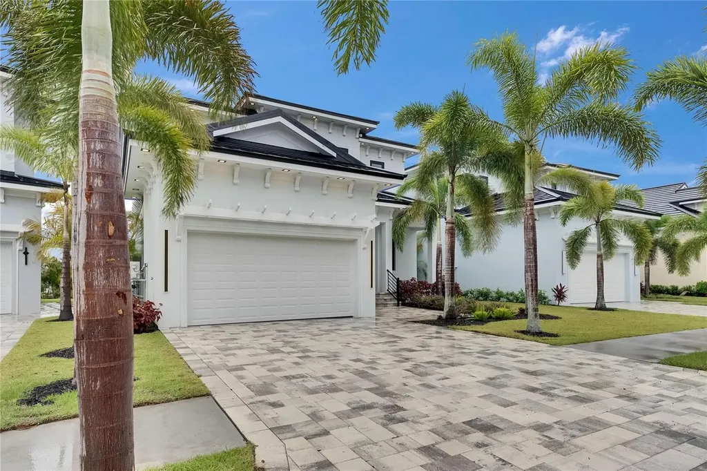 6528 Simone Shores Circle Apollo Beach FL 33572