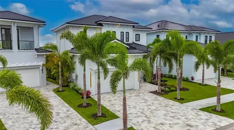 6528 Simone Shores Circle Apollo Beach FL 33572