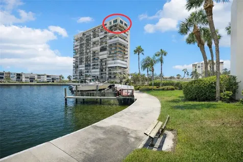 7400 Sun Island Drive S South Pasadena FL 33707