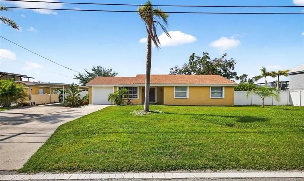 3225 W Shell Point Road Ruskin FL 33570