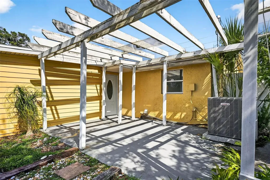 3225 W Shell Point Road Ruskin FL 33570