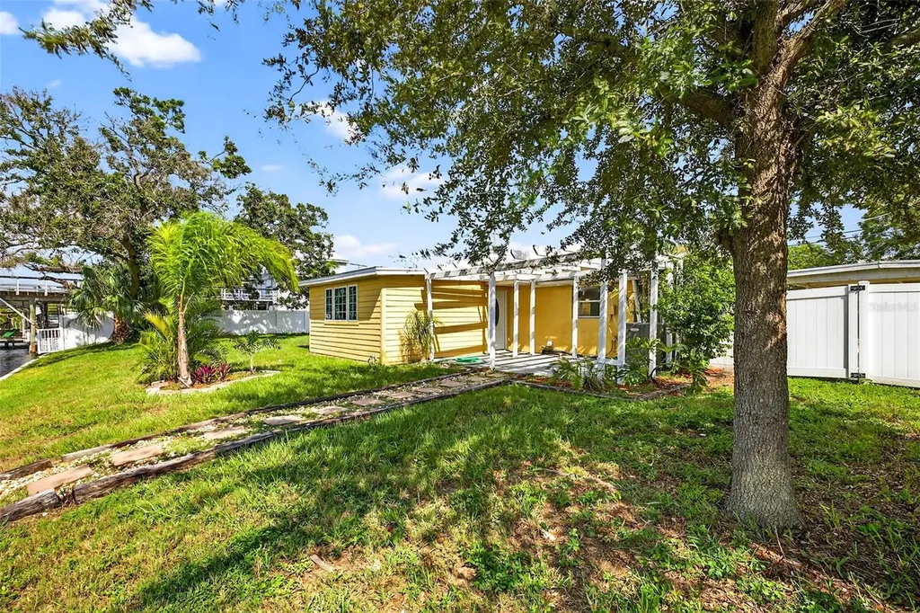 3225 W Shell Point Road Ruskin FL 33570