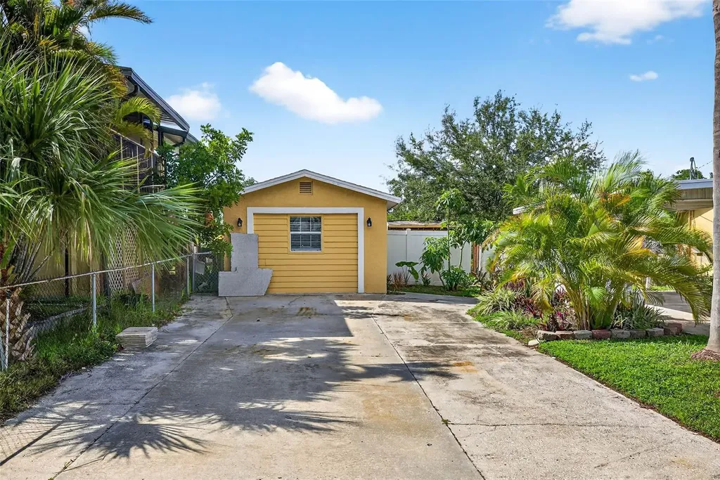 3225 W Shell Point Road Ruskin FL 33570