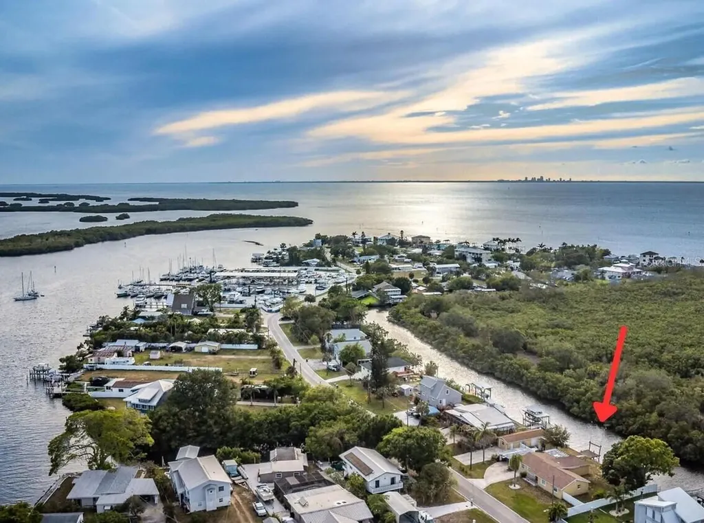 3225 W Shell Point Road Ruskin FL 33570