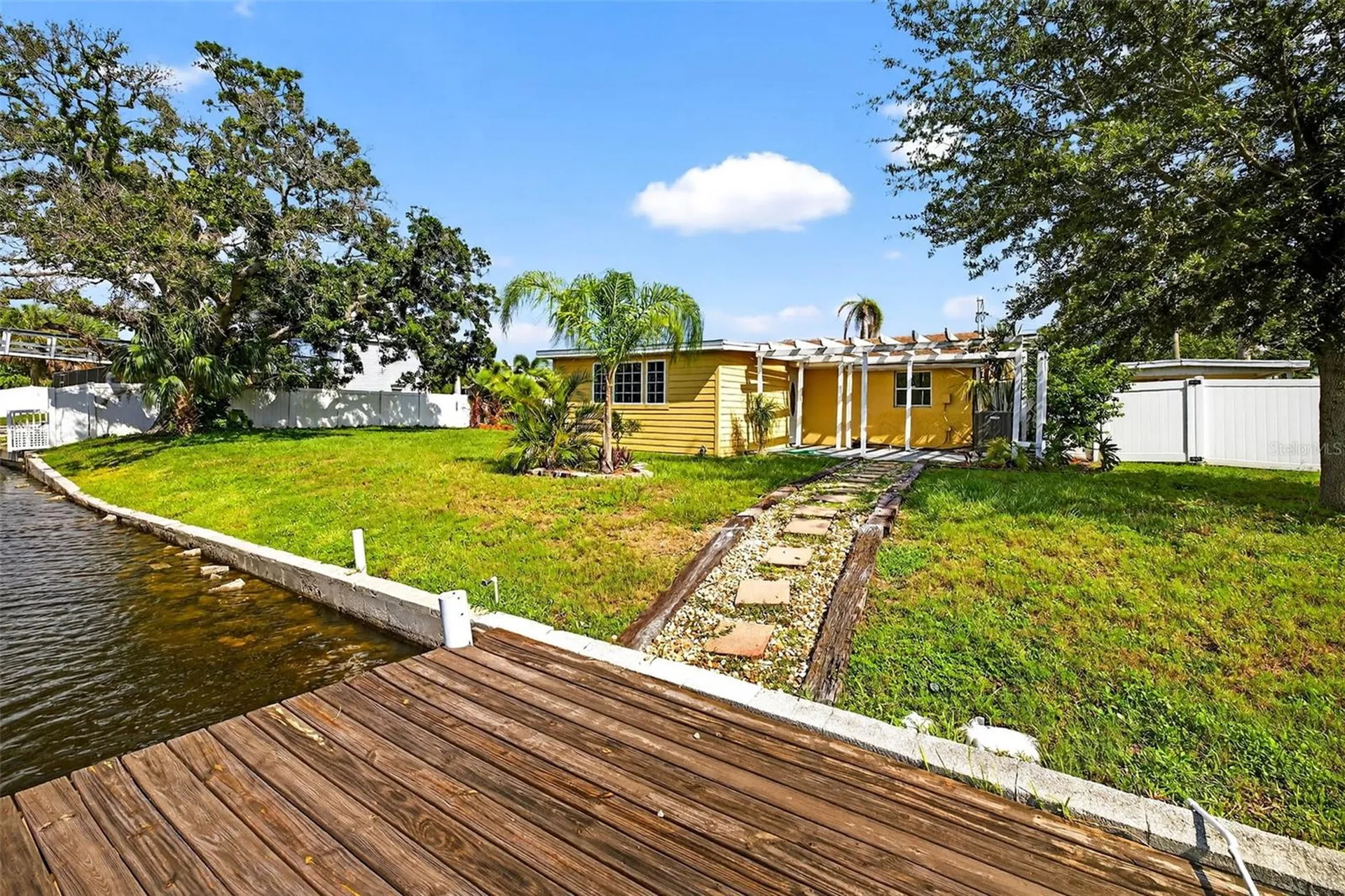 3225 W Shell Point Road Ruskin FL 33570