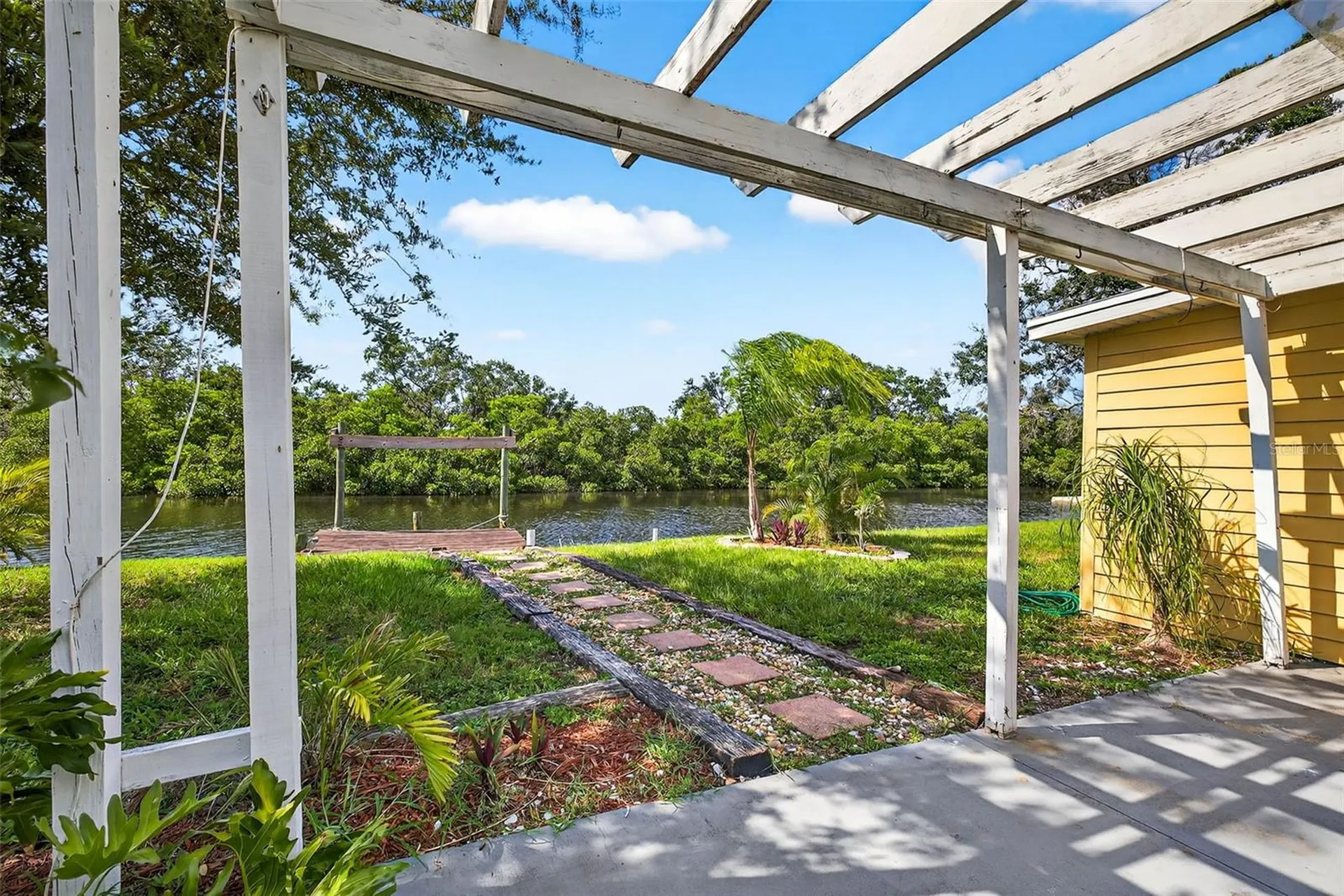 3225 W Shell Point Road Ruskin FL 33570