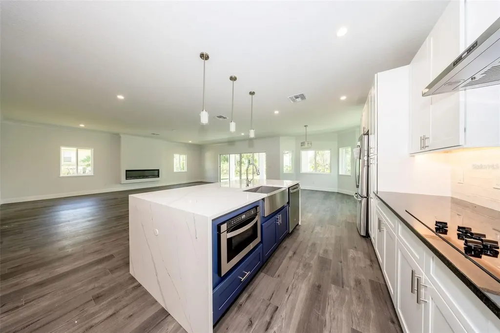 300 Mitnik Drive Deltona FL 32738