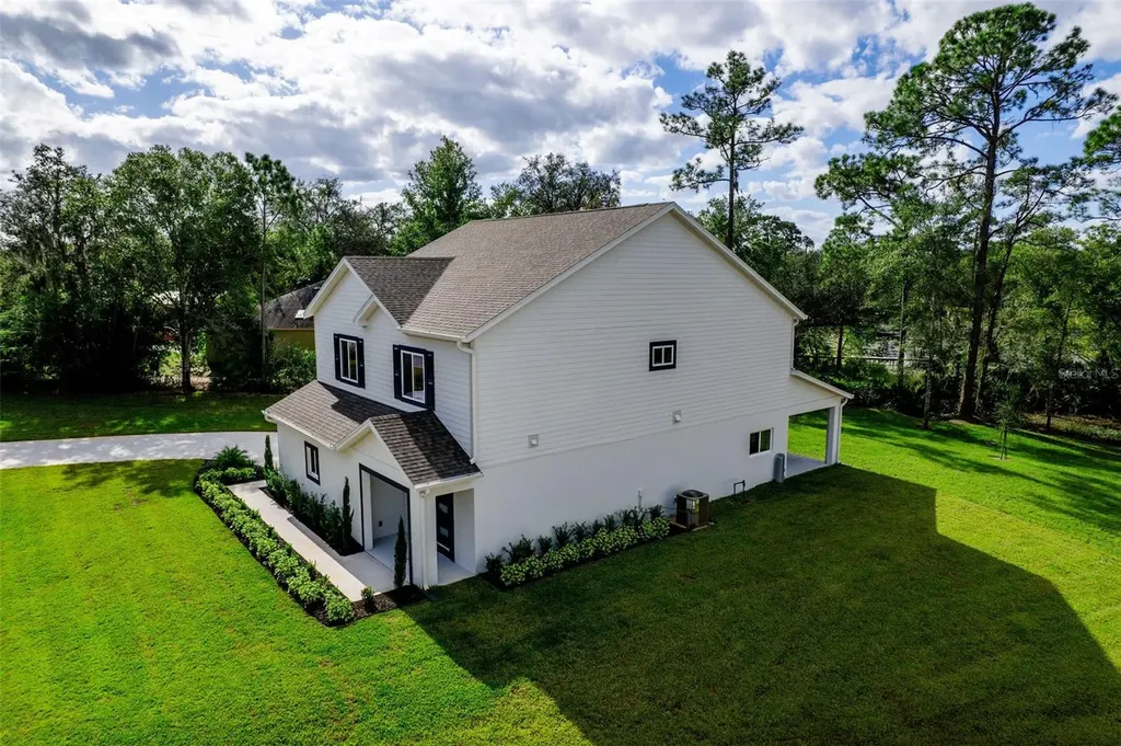 300 Mitnik Drive Deltona FL 32738