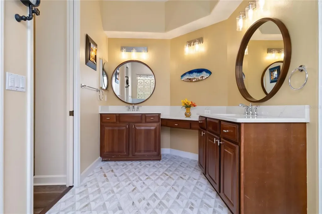 4958 Gardiners Bay Circle Sarasota FL 34238