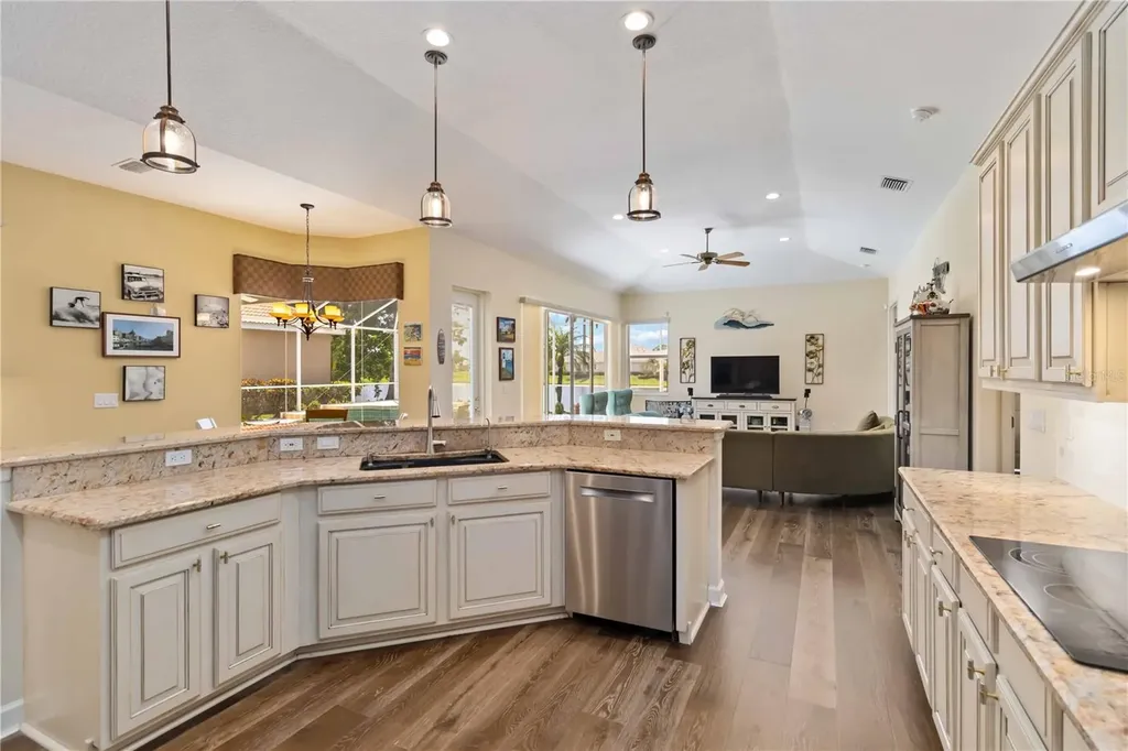 4958 Gardiners Bay Circle Sarasota FL 34238