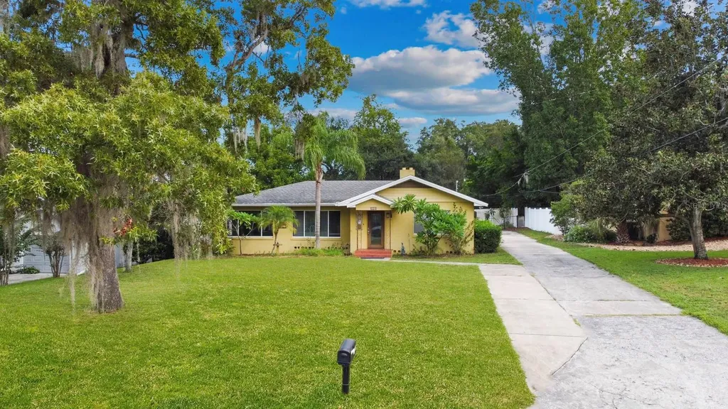 328 E Minnehaha Avenue Clermont FL 34711