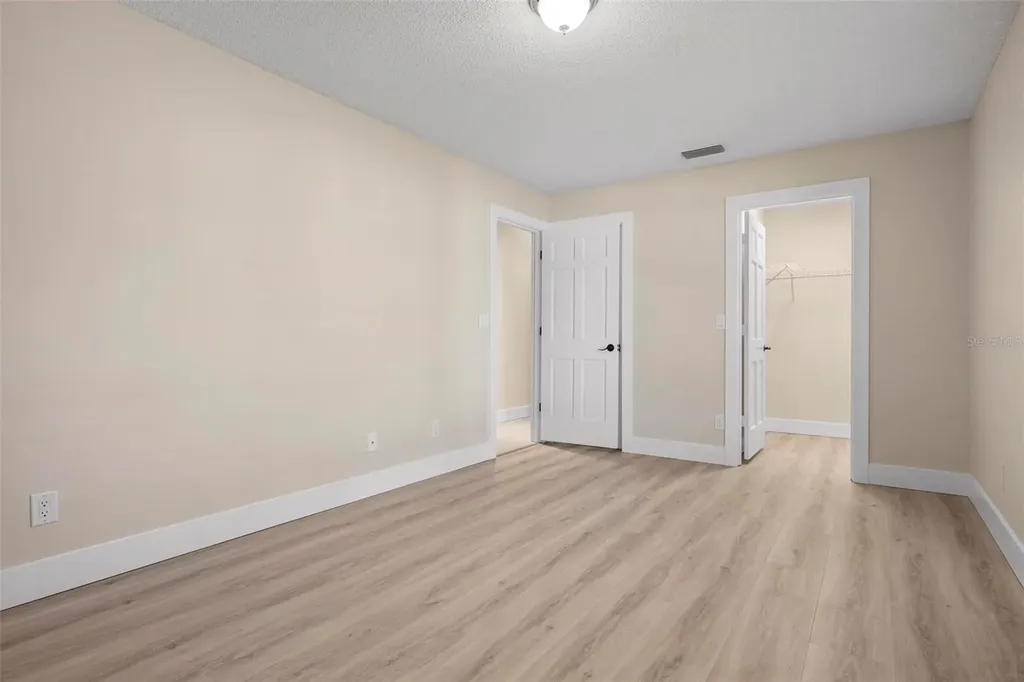4472 Calle Serena Sarasota FL 34238