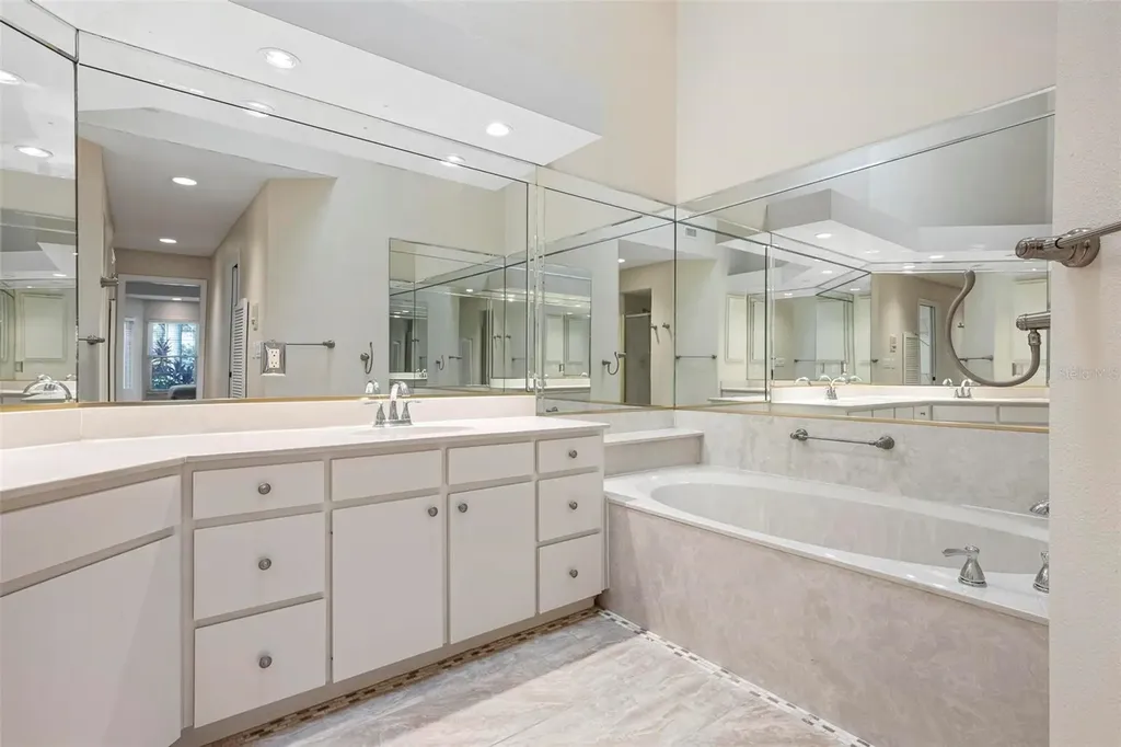 4472 Calle Serena Sarasota FL 34238