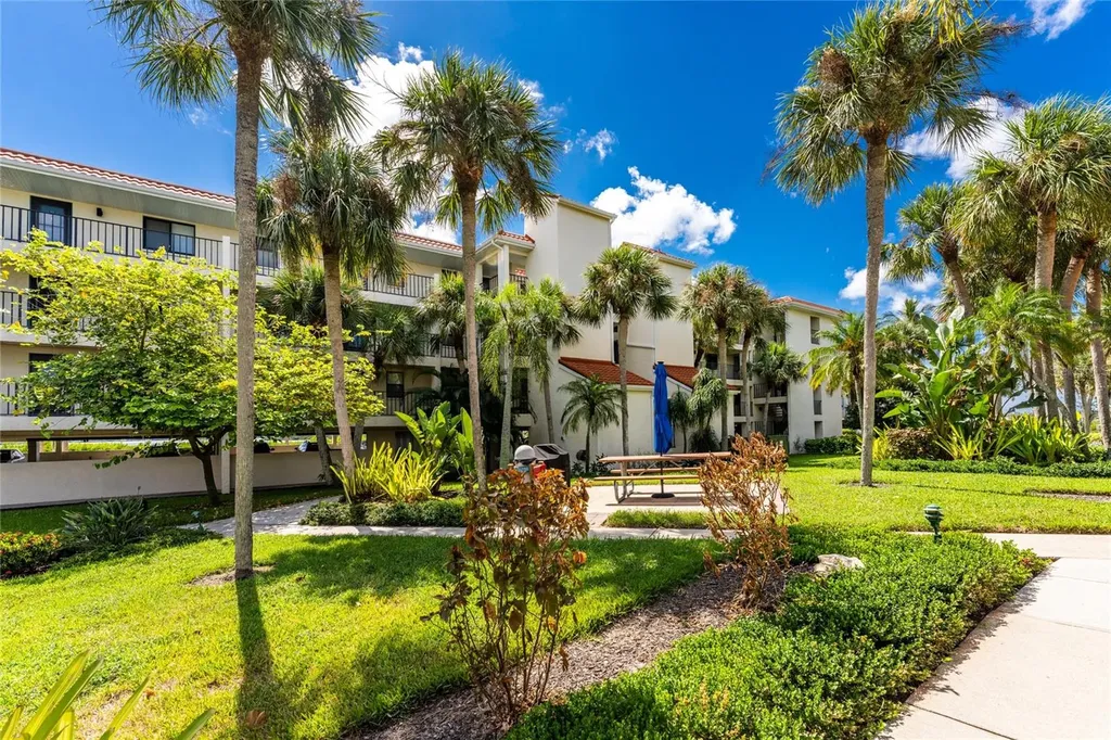 1591 Beach Road Englewood FL 34223